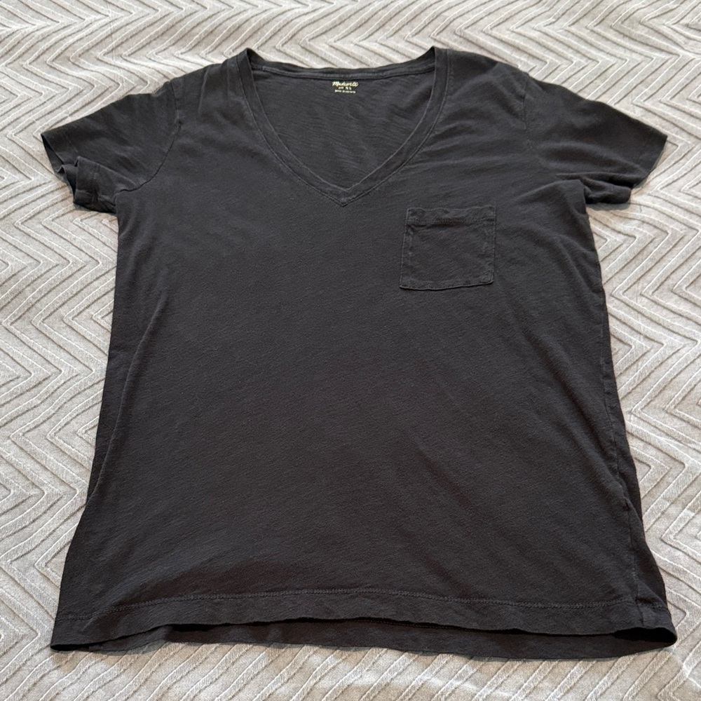 Madewell V-Neck Pocket Tee - Picture 1 of 6